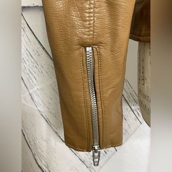 Blank NYC Good Vibes Faux Leather Moto Jacket Camel Color L - Picture 4 of 8